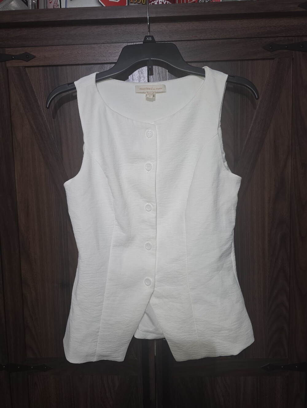 Monteau White Button Front Sleeveless Vest Blouse - Size Small